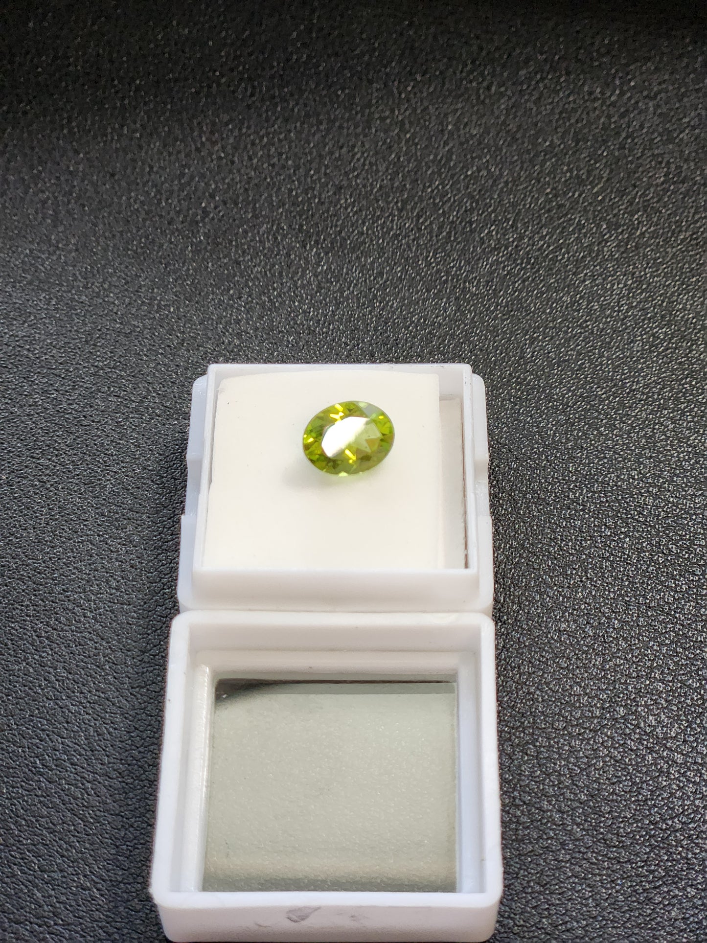 Ships from USA - Peridot - Oval - 9x7 mm- from Chanthaburi , Thailand Gem Market - Goldz.vip