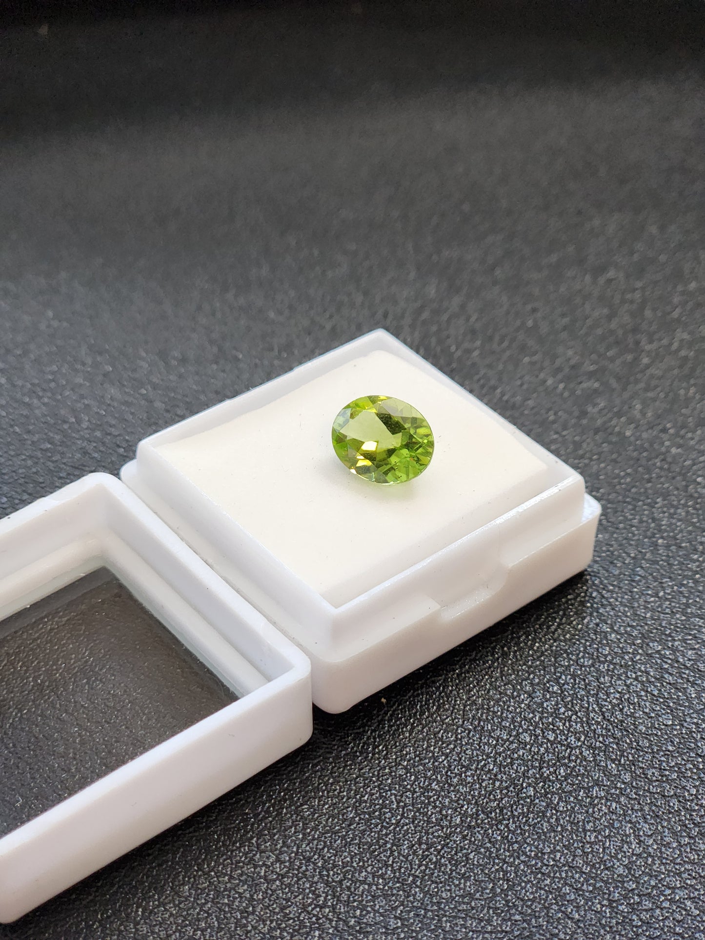 Ships from USA - Peridot - Oval - 9x7 mm- from Chanthaburi , Thailand Gem Market - Goldz.vip