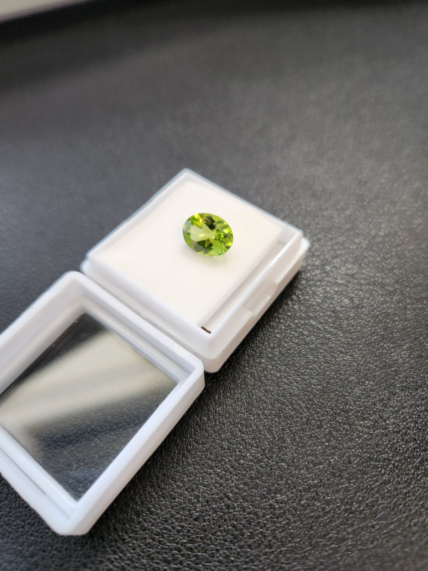 Ships from USA - Peridot - Oval - 9x7 mm- from Chanthaburi , Thailand Gem Market - Goldz.vip