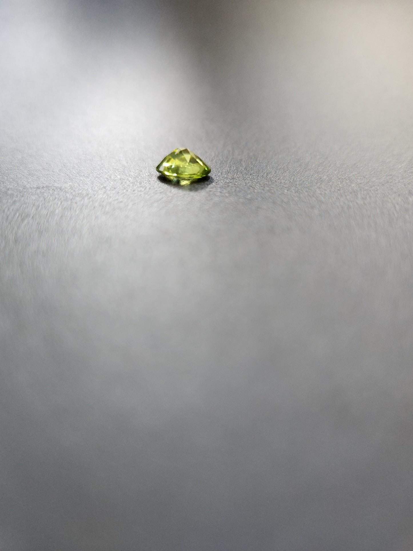 Ships from USA - Peridot - Oval - 9x7 mm- from Chanthaburi , Thailand Gem Market - Goldz.vip