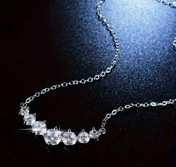 Elegant Silver Necklace 2.8g Moissanite Seven-Star Row, Luxurious Jewelry 3g 925
