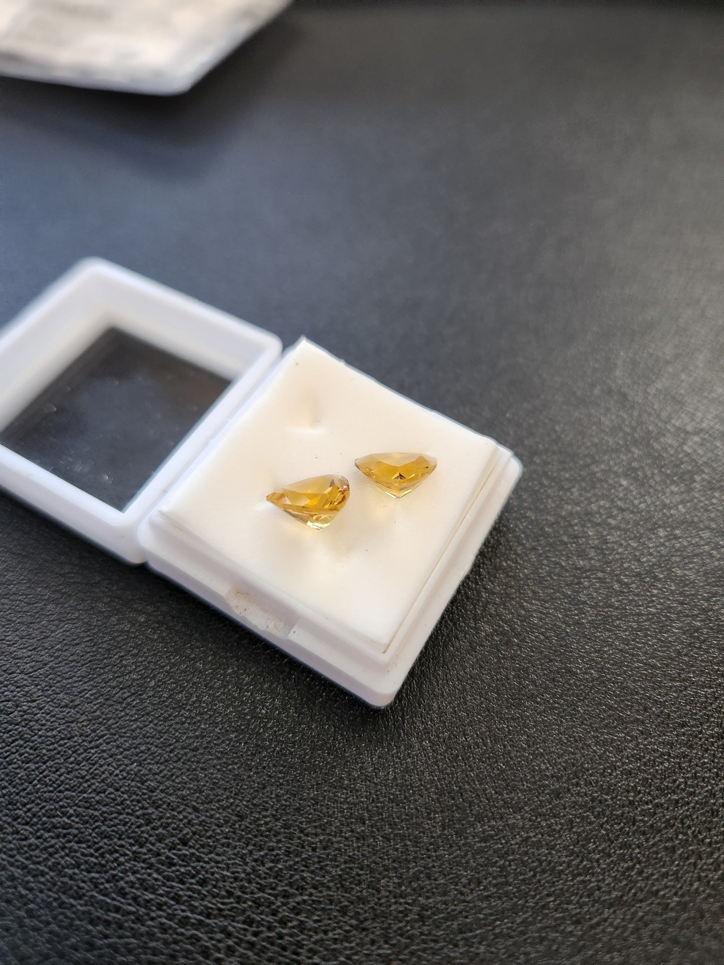 Ships from United States - Pair of Citrine trillion cut gemstones - 3ct Total Weight (2 gems) - Goldz.vip