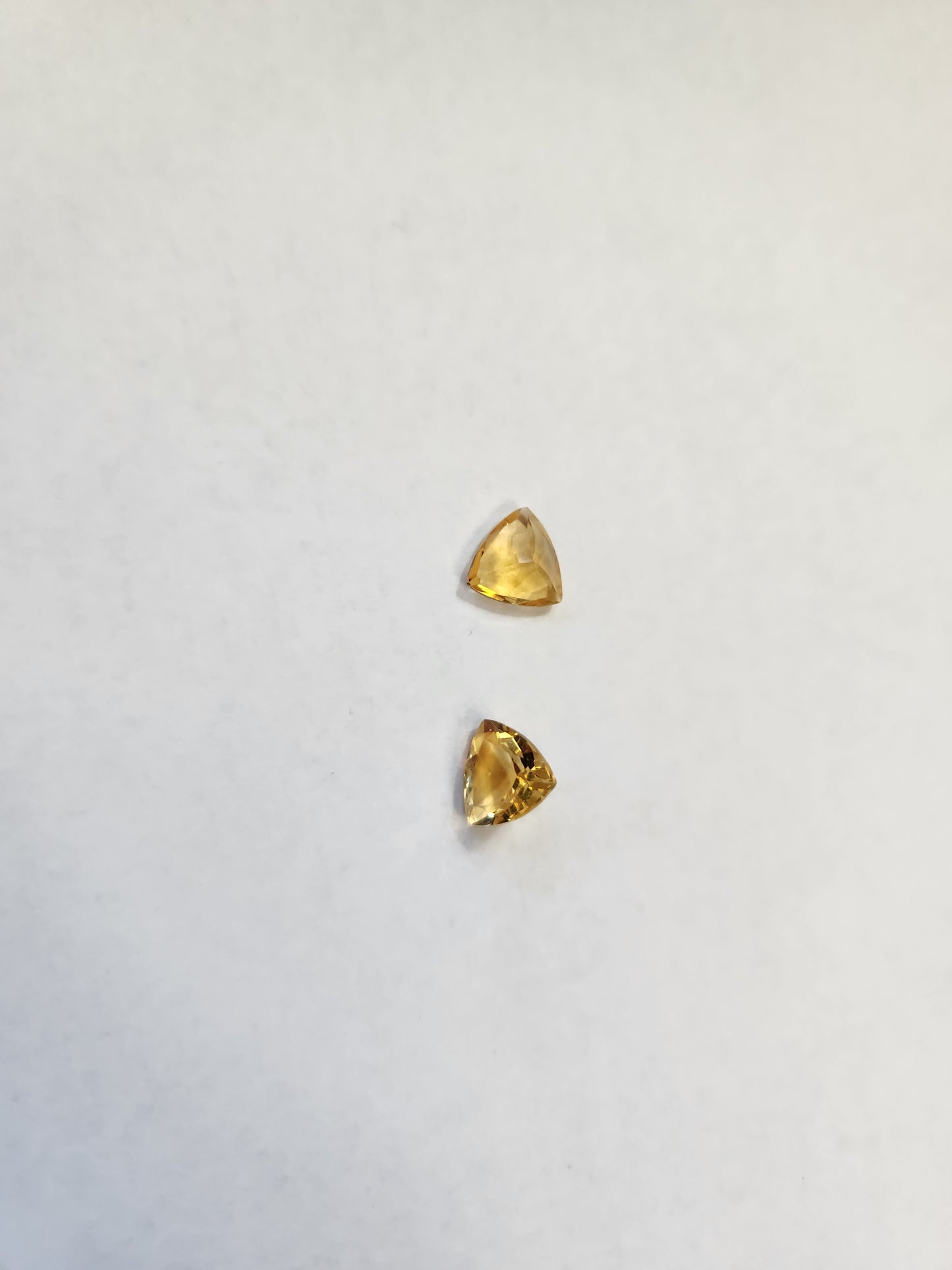 Ships from United States - Pair of Citrine trillion cut gemstones - 3ct Total Weight (2 gems) - Goldz.vip