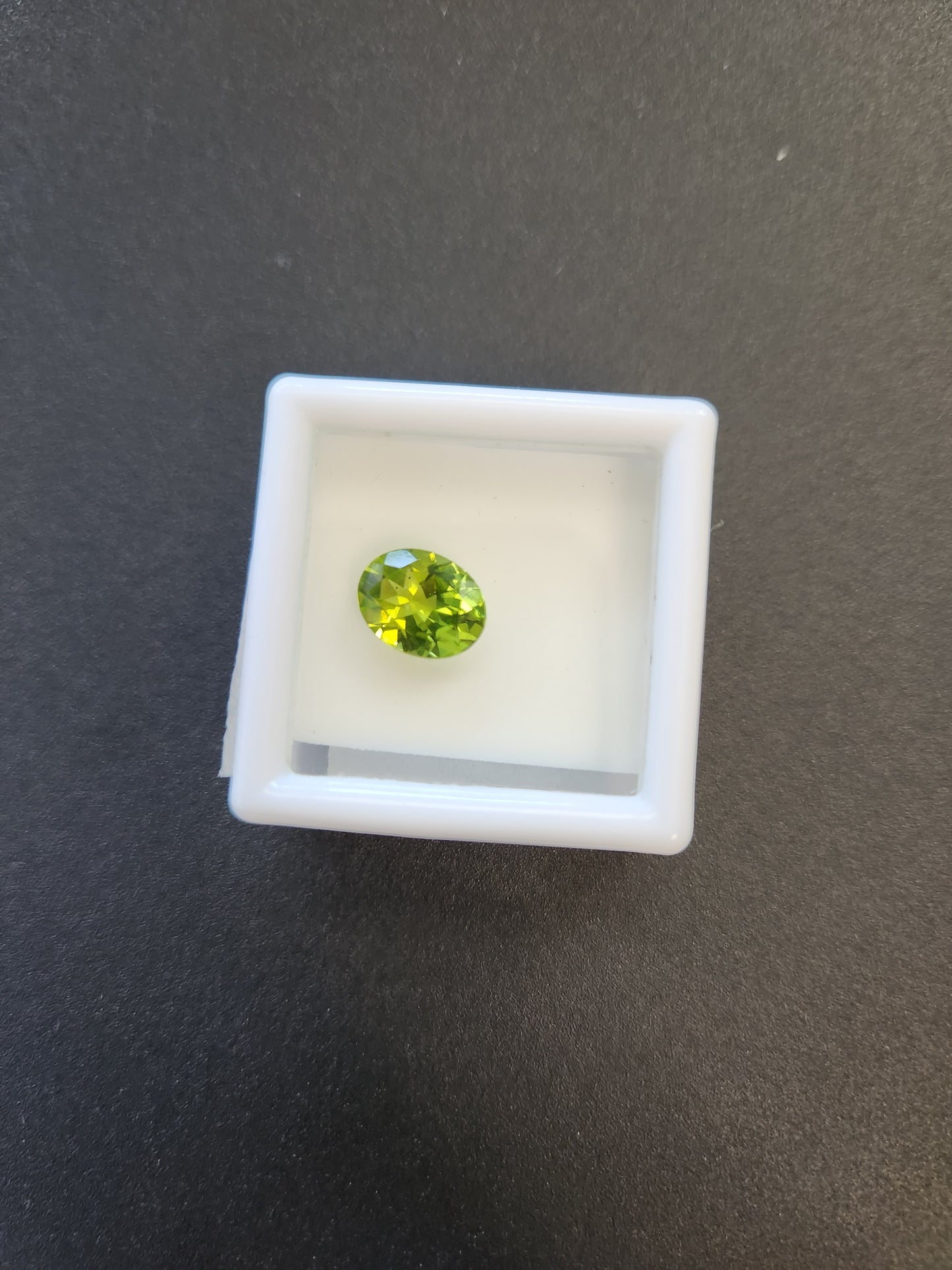 Ships from USA - Peridot - Oval - 9x7 mm- from Chanthaburi , Thailand Gem Market - Goldz.vip