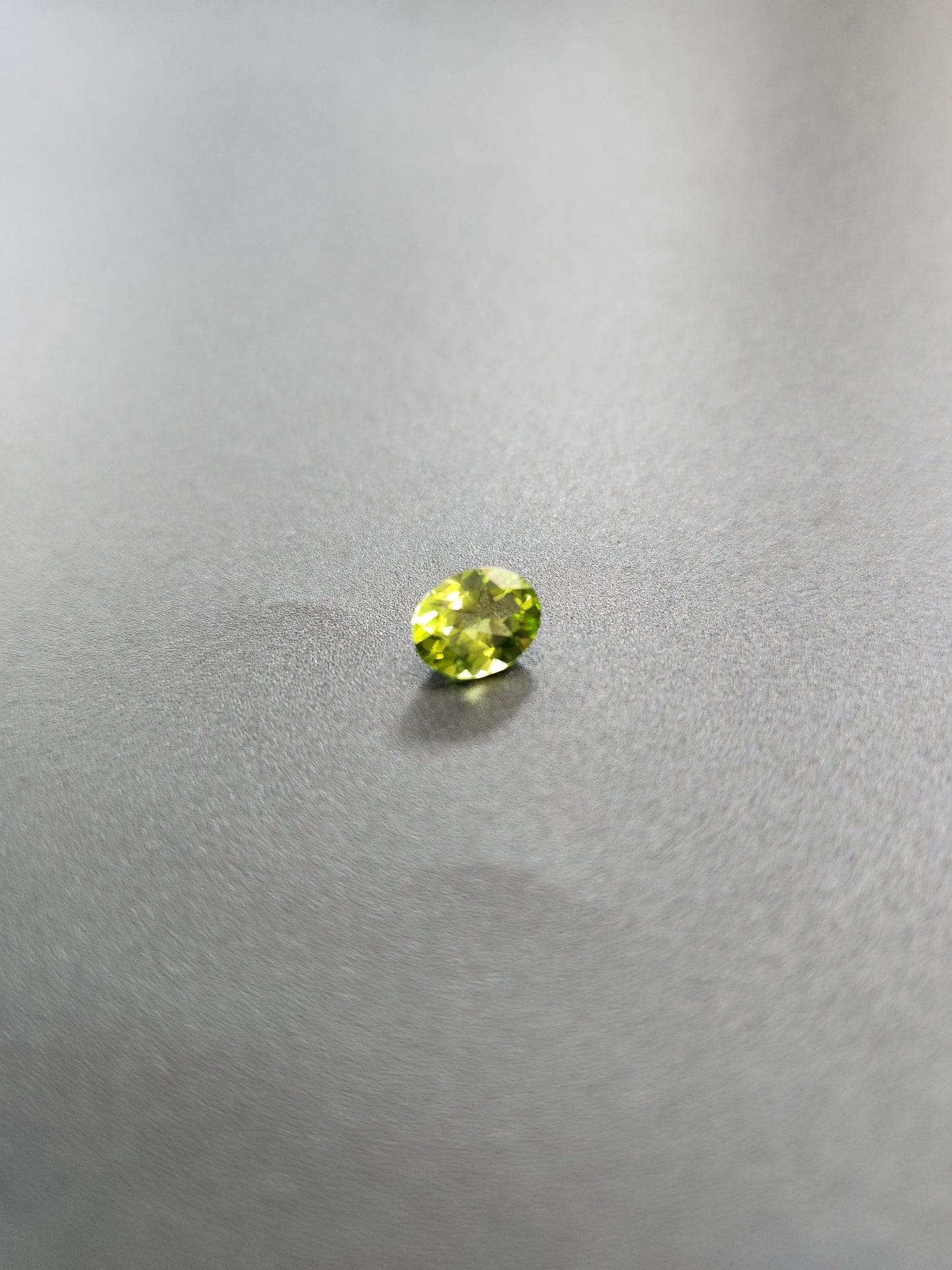 Ships from USA - Peridot - Oval - 9x7 mm- from Chanthaburi , Thailand  Gem Market - Goldz.vip