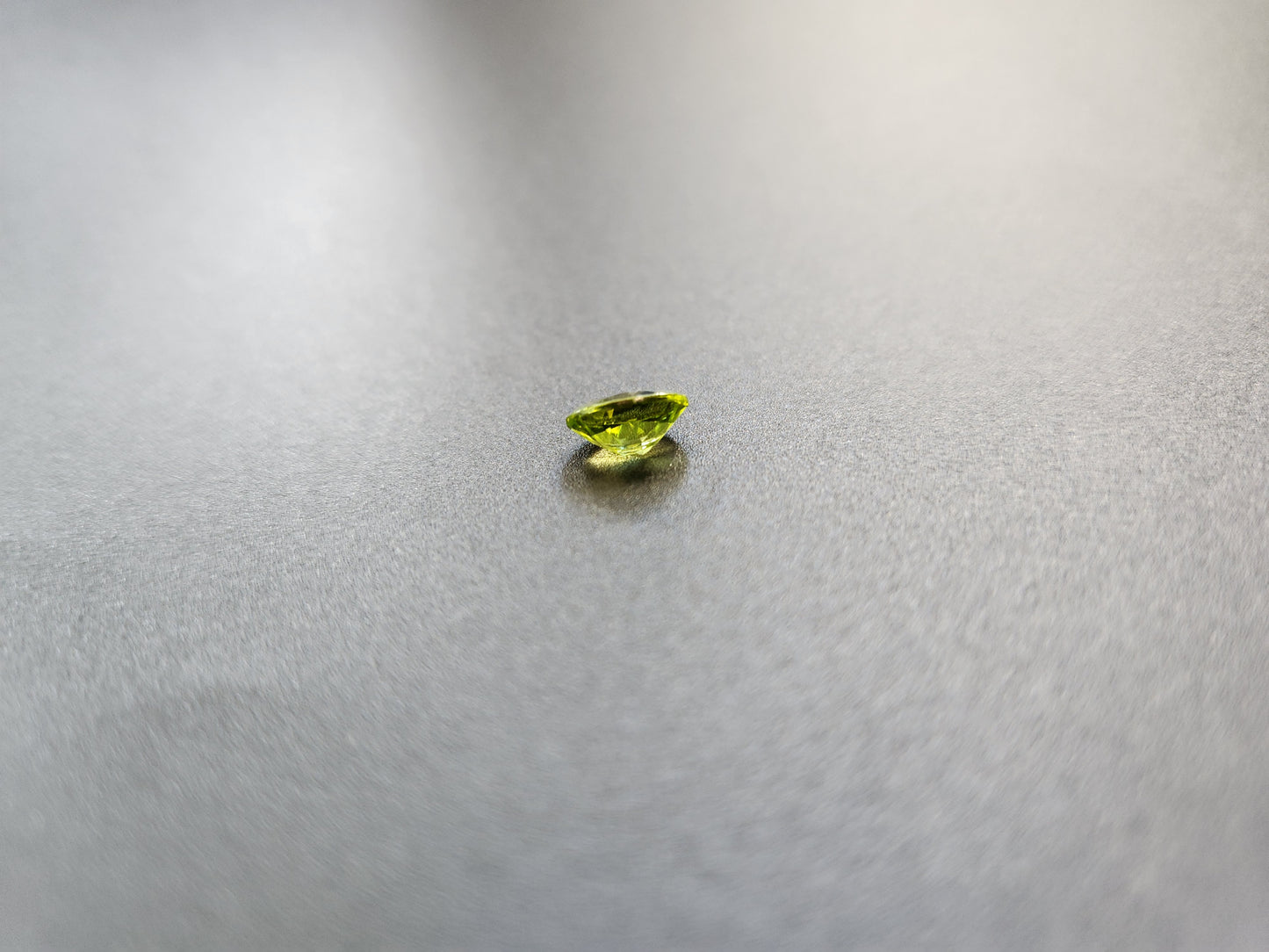 Ships from USA - Peridot - Oval - 9x7 mm- from Chanthaburi , Thailand  Gem Market - Goldz.vip