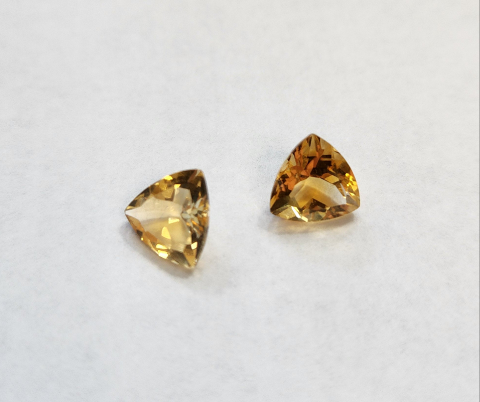 Ships from United States - Pair of Citrine trillion cut gemstones - 3ct Total Weight (2 gems) - Goldz.vip
