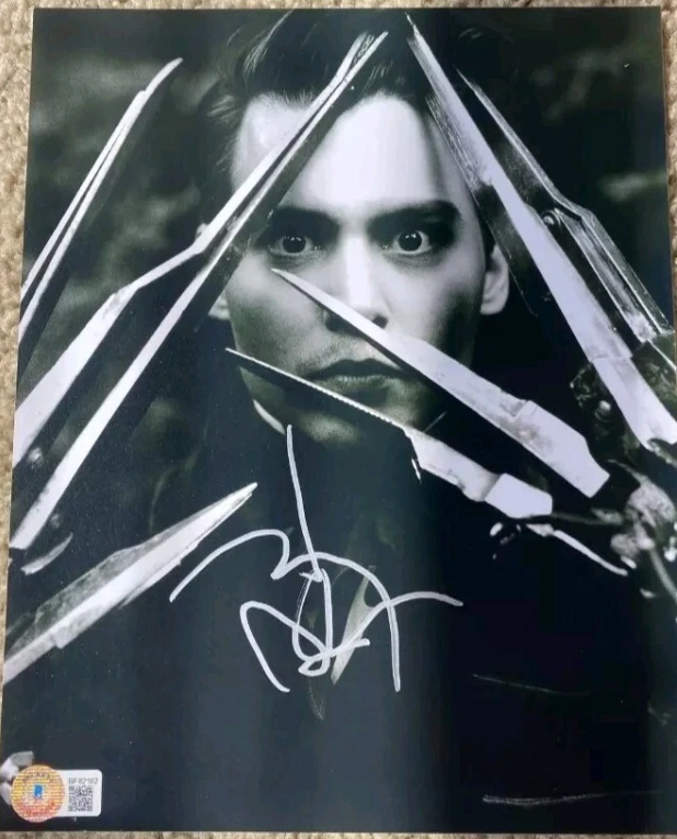Johnny Depp Signed Photo Autograph Beckett Authenticated Edward Scissor Hand