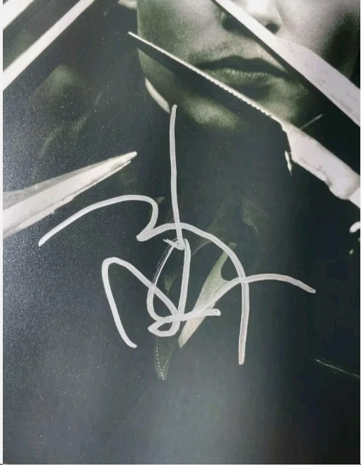 Johnny Depp Signed Photo Autograph Beckett Authenticated Edward Scissor Hand