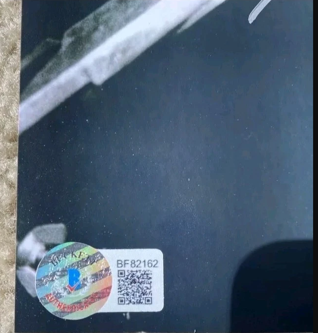 Johnny Depp Signed Photo Autograph Beckett Authenticated Edward Scissor Hand