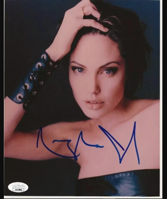 Angelina Jolie Autograph Photo 8x10" Photo JSA COA Authenticated