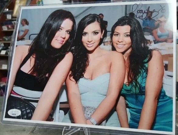 Kourtney Kardashian JSA Authenticated Autograph - 8x5x11 Photo - Celebrity
