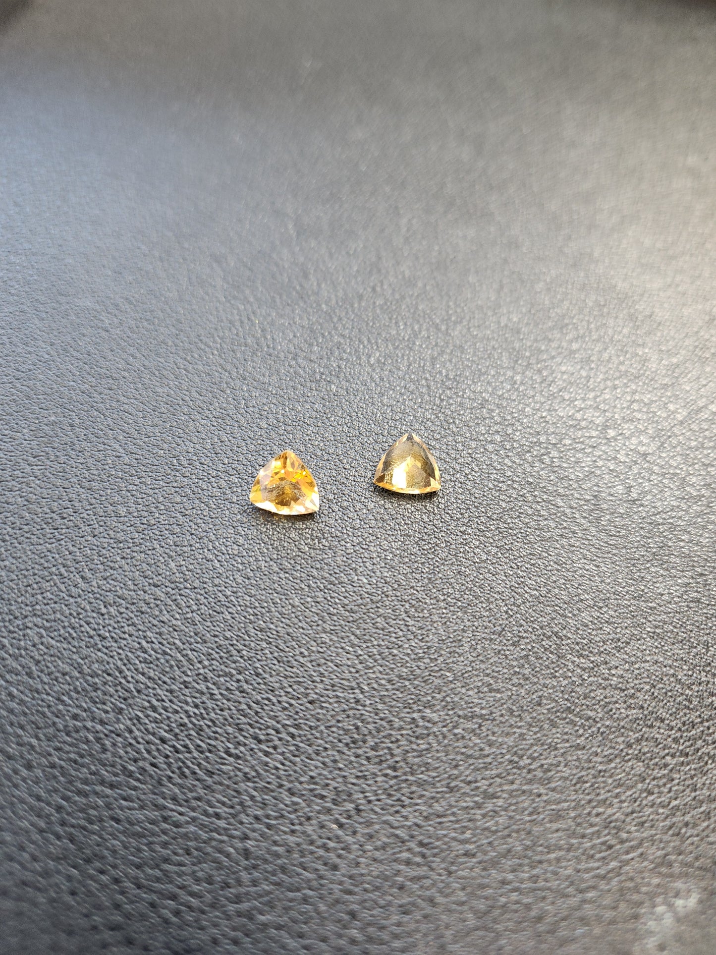 Ships from United States - Pair of Citrine trillion cut gemstones - 3ct Total Weight (2 gems) - Goldz.vip