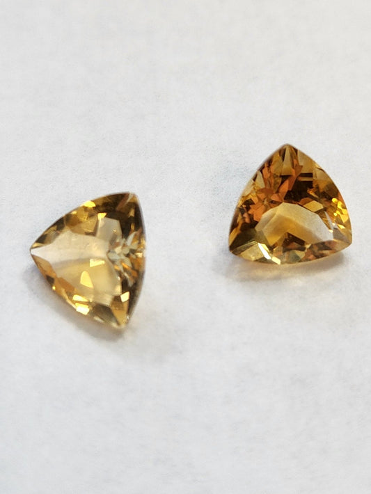 Ships from United States - Pair of Citrine trillion cut gemstones - 3ct Total Weight (2 gems) - Goldz.vip