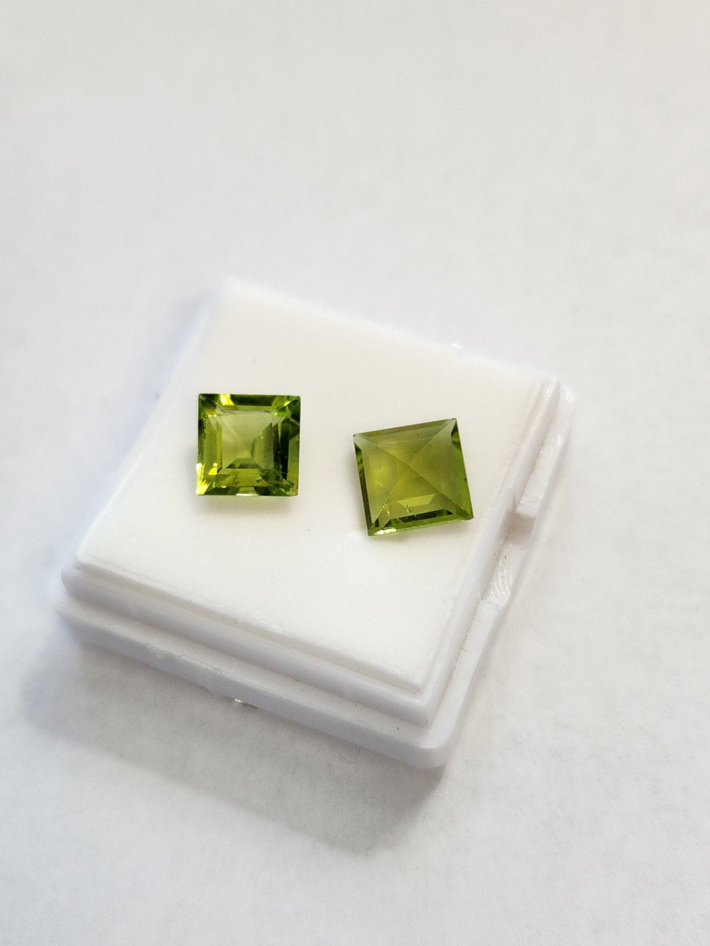 Ships from United States - Peridot - Princess Cut - Pair of Loose Gemstones - Sourced from Chanthaburi , Thailand Gem Market - Goldz.vip