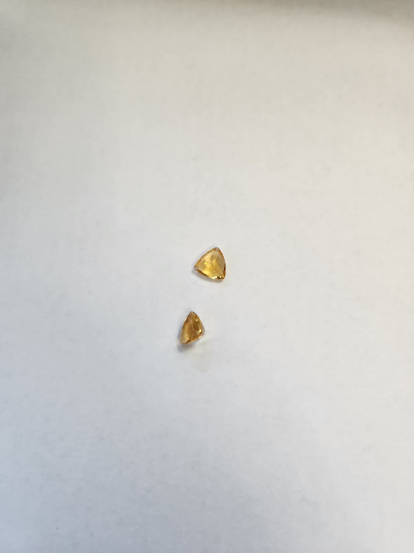 Ships from United States - Pair of Citrine trillion cut gemstones - 3ct Total Weight (2 gems) - Goldz.vip