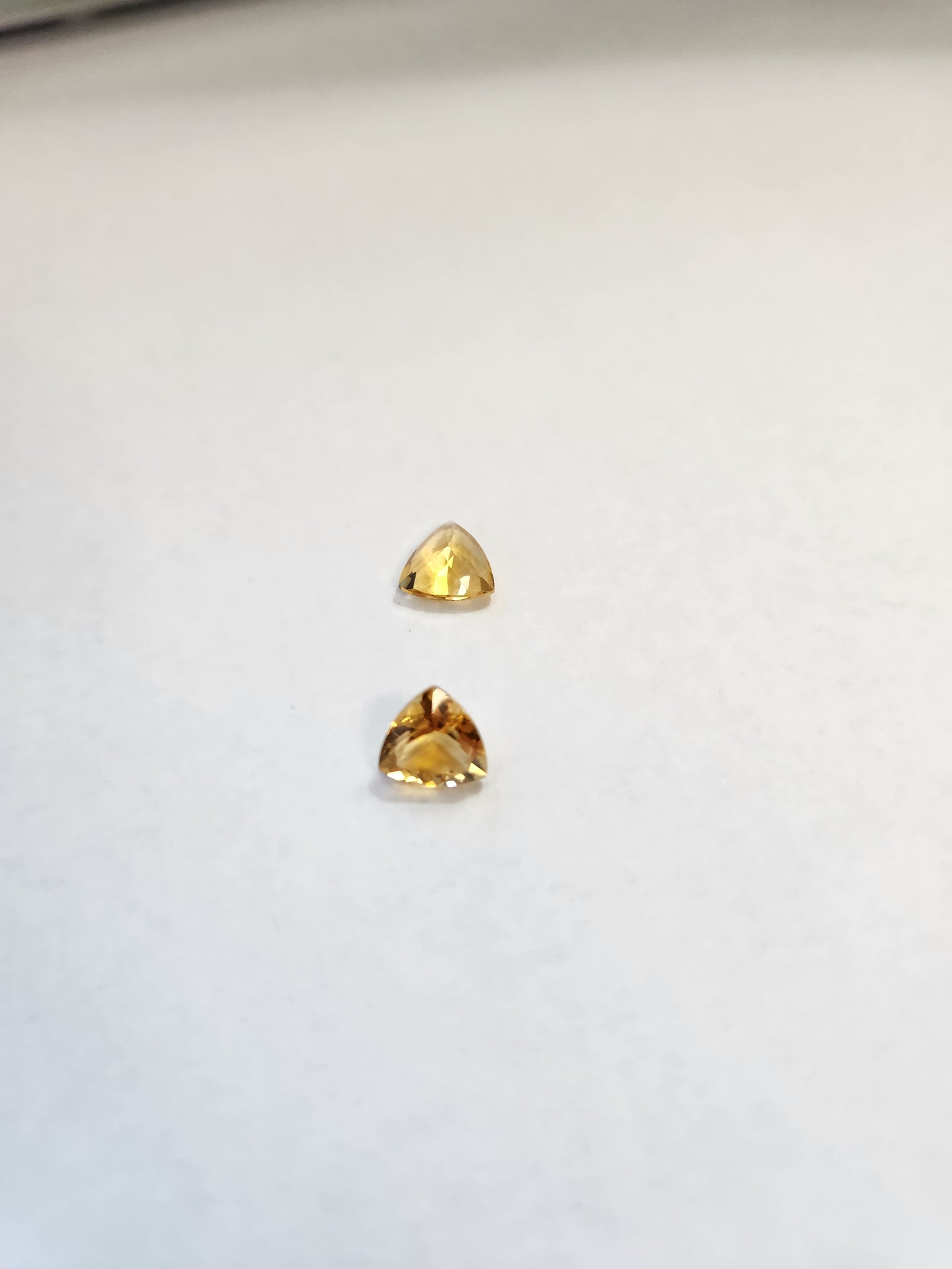 Ships from United States - Pair of Citrine trillion cut gemstones - 3ct Total Weight (2 gems) - Goldz.vip