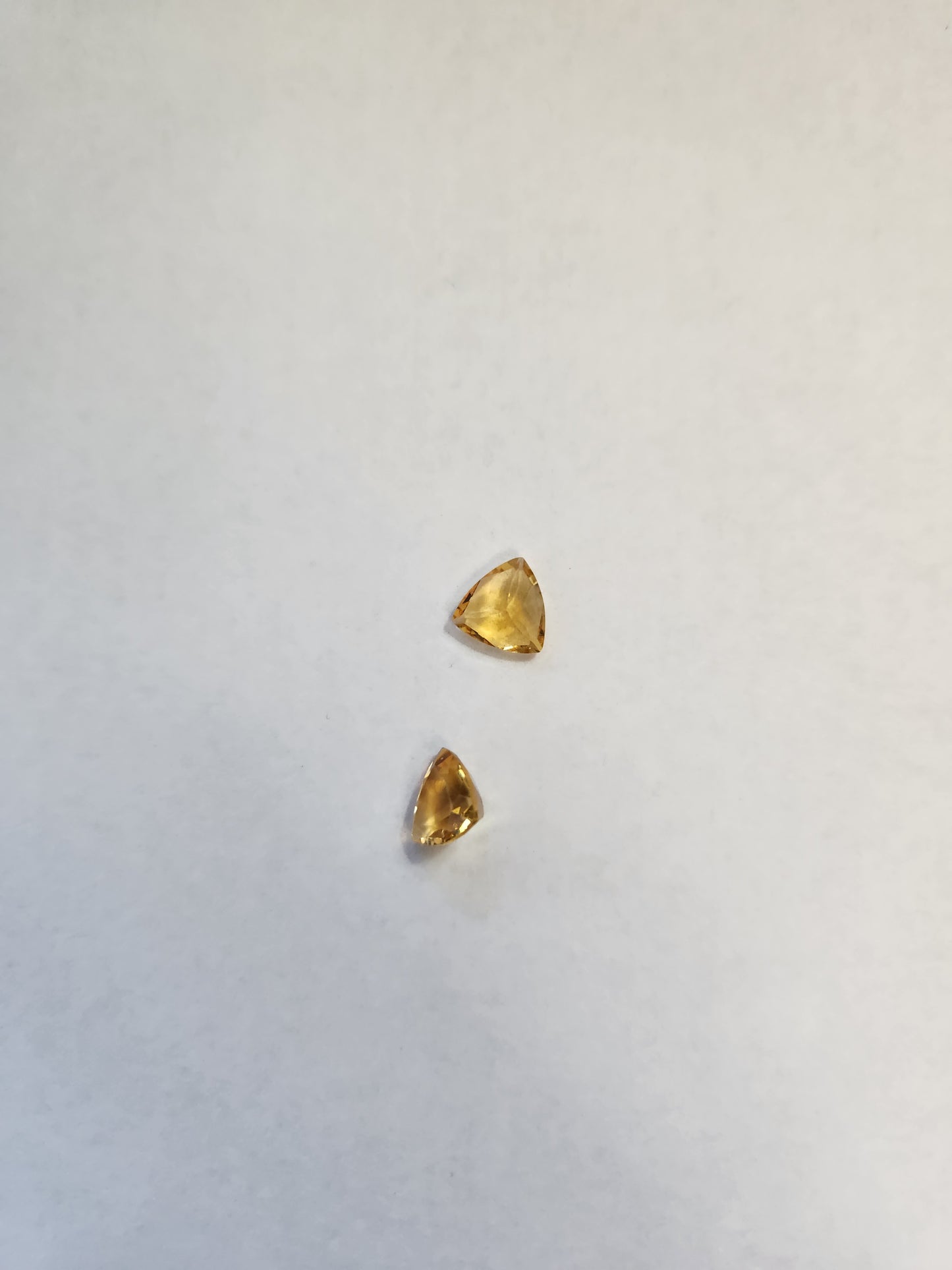 Ships from United States - Pair of Citrine trillion cut gemstones - 3ct Total Weight (2 gems) - Goldz.vip